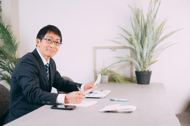 年収UPで安定企業へ。多大な支援に感謝します（40代／経理）